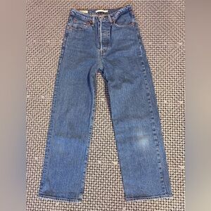 Levi's 501 Straight Let Button Fly Med Wash Blue Jeans